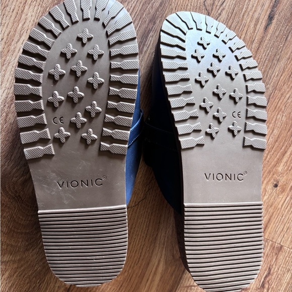 Vionic Women's Navy Blue Chain Loafers - Picture 3 of 4